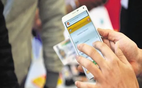 मोबाइल में होगा आधार कार्ड (Aadhaar Card), तो बन जाएंगे कई सारे काम