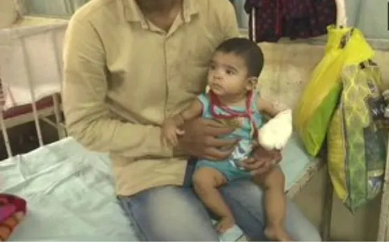 गुजरात: नर्स की बड़ी लापरवाही, पट्टी के साथ-साथ काट डाला 5 महीने की बच्ची का अंगूठा