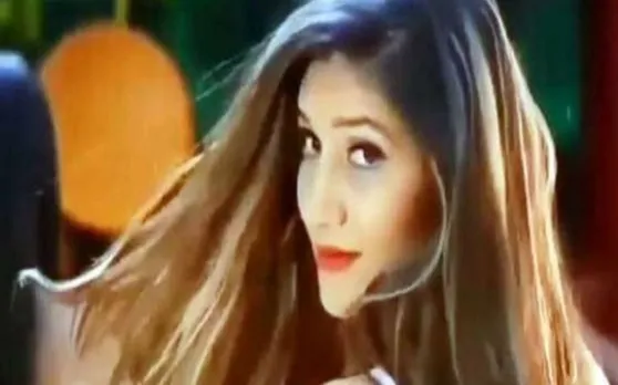 सलवार सूट छोड़ वेस्टर्न लुक में नजर आईं सपना चौधरी ने लगाया इंग्लिश ठुमका, 'नच के दिखा' हुआ Viral