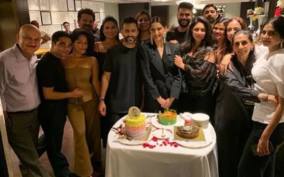 सोनम कपूर ने परिवार संग मनाया अपना बर्थडे, शेयर किया वीडियो