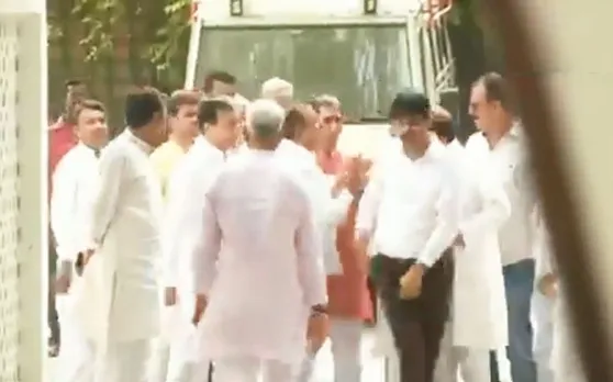 हार की समीक्षा के लिए इकट्ठा हुए थे कांग्रेस नेता आपस में भिड़े, देखें Video