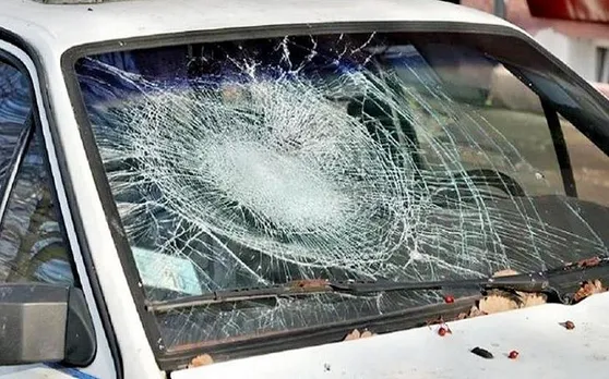 बेखौफ बदमाशों ने घरवाले के सामने कार में की तोड़-फोड़, गंभीर परिणाम भुगतने की दी धमकी