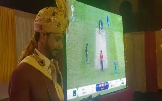 IND-PAK का मैच छूटे न इसलिए शादी समारोह में लगाई गई LED, दूल्हा-दुल्हन ने भी उठाया लुत्फ