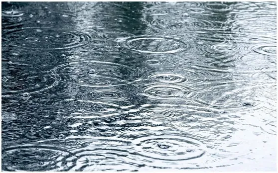 Delhi NCR में बारिश के बाद मौसम हुआ Cool, इन जगहों पर गिर सकते हैं ओले