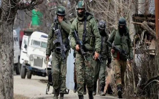 जम्मू-कश्मीर : पुलिस ने पांच आतंकियों को किया गिरफ्तार, भारी मात्रा में विस्फोटक सामग्री बरामद