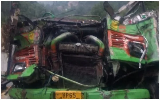 हिमाचल प्रदेश : गहरी खाई में गिरी यात्रियों से भरी बस, 27 की मौत, पीएम मोदी ने जताया शोक