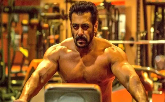 सलमान खान ने इंस्टाग्राम पर शेयर किया होश उड़ा देने वाला स्टंट, देखें Video