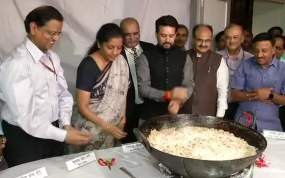 Budget 2019: बजट दस्तावेजों की छपाई शुरू, जानें क्या होती है हलवा रस्म (Halwa Ceremony)