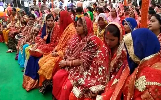 अमेठी: केंद्रीय मंत्री स्मृति ईरानी ने की 25 महिलाओं की गोद भराई