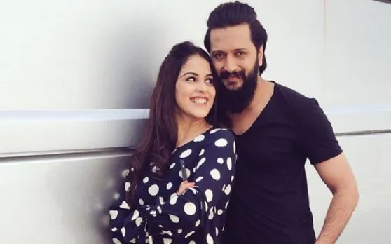 'जोरू का गुलाम' बन बीवी के पैर दबाते नजर आए रितेश देशमुख, देखें मजेदार Video