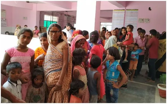 बिहार : खाने में निकली छिपकली, 43 बच्चे हुए बीमार, घरवालों की अटकी सांसें