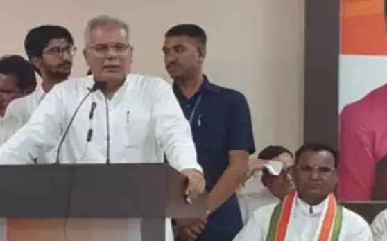 मोहन मरकाम को पद सौंपते वक्त भावुक हुए मुख्यमंत्री भूपेश बघेल, मंच पर ही रोने लगे