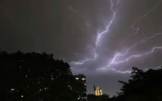 आजमगढ़ में आकाशीय बिजली गिरने से दो बच्चों की मौत, चार लोग झुलसे