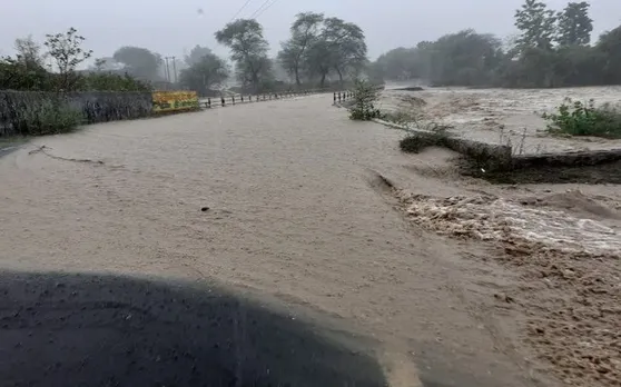 भारी बारिश से मध्य प्रदेश में बाढ़ जैसे हालात, इंदौर-बैतूल राष्ट्रीय राजमार्ग समेत कई सड़कें बंद
