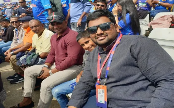 World Cup: आईसीसी द्वारा प्रतिबंधित होने के बाद आम दर्शकों की तरह मैच देखते नजर आया ये दिग्गज बल्लेबाज