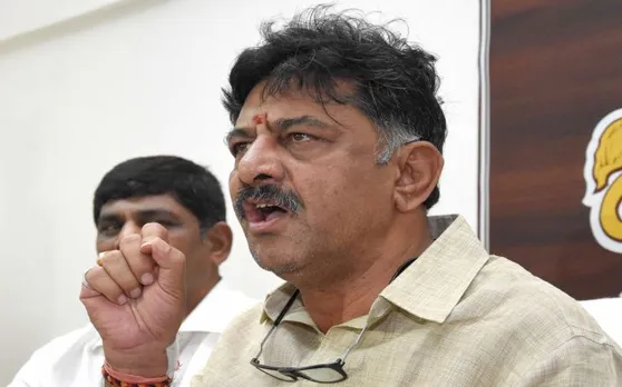 कर्नाटक प्रकरण : बागी विधायकों ने डीके शिवकुमार के सामने लगाए 'गो बैक' के नारे