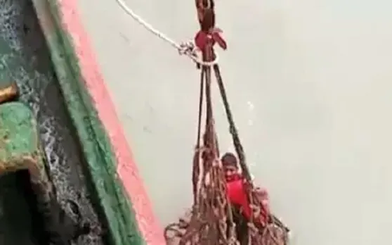 जाको राखे साइयां मार सके न कोय...4 दिन तक समुद्री तूफान में जीवित रहा यह शख्स