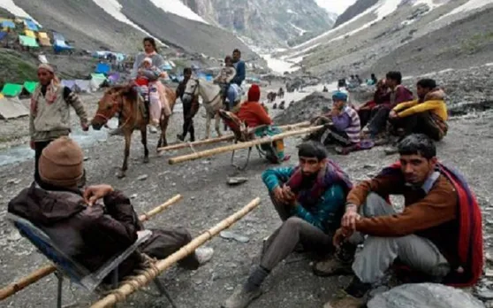 घाटी में अलगाववादियों ने किया बंद का आह्वान, अमरनाथ यात्रा रोकी गई