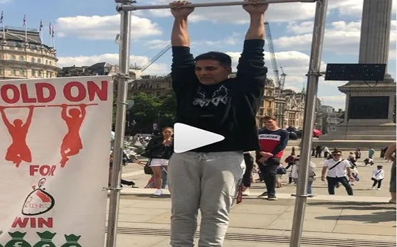 100 Pound कमाने के लिए खंभे से लटके अक्षय कुमार, ट्विंकल ने शेयर किया मजेदार Video