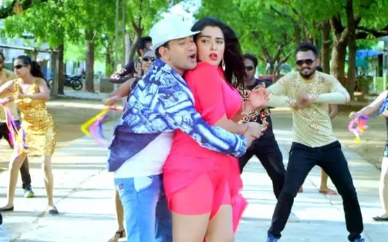 Bhojpuri Song Kach Kach Khali: आम्रपाली दुबे के संग ठुमका लगाते दिखे निरहुआ, देखें ये धमाकेदार गाना