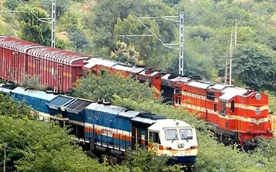 भारत ने सीमा पार रेल परियोजना की अंतिम परियोजना रिपोर्ट नेपाल को सौंपी