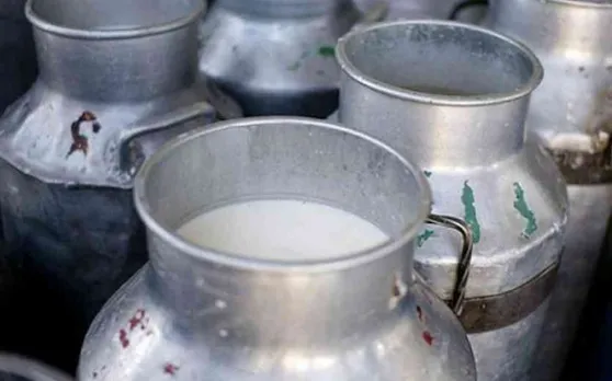 आजकल पानी भी मुफ्त में नहीं मिलता, लेकिन इस गांव में दूध भी फ्री मिलता है
