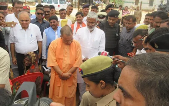 सोनभद्र के पीड़ित परिवारों का सीएम योगी ने बढ़ाया मुआवजा, 5 लाख को 18 लाख किया