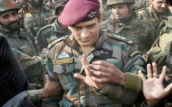 एमएस धोनी को मेजर जनरल बिपिन रावत ने दी ये बड़ी सौगात