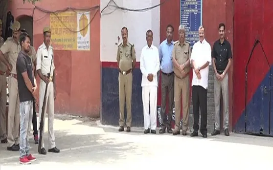 अपने जन्मदिन को खास बनाने के लिए इस कारोबारी ने जेल से 17 कैदियों को करवाया रिहा