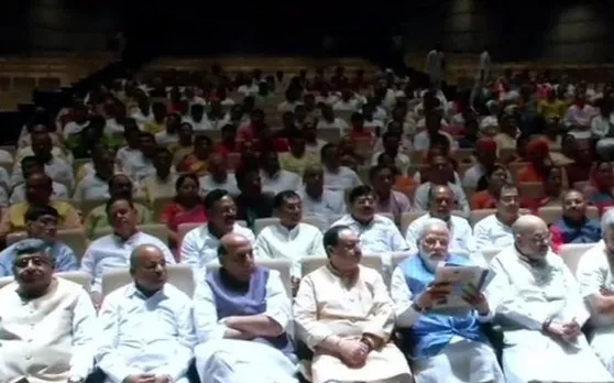 10 दिनों के लिए बढ़ाया जा सकता है संसद सत्र, संसदीय दल की बैठक में गृह मंत्री अमित शाह ने दिए संकेत