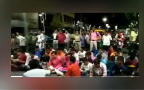 अपने समर्थकों के साथ बीजेपी नेता ने  नेशनल हाइवे पर किया हनुमान चालीसा का पाठ