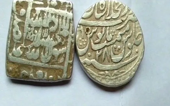 मजदूरों के हाथ लगा चांदी के सिक्कों से भरा बॉक्स, मगर इस गलती ने कर दिए हाथ खाली