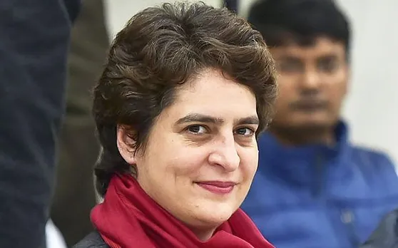 कांग्रेस महासचिव प्रियंका गांधी ने सोनभद्र पीड़ितों को दी 10-10 लाख की सहायता राशि