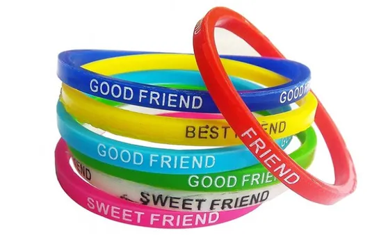 Friendship Day 2019: इन खास फ्रेंडशिप बैंड के साथ अपने दोस्तों को फील कराएं स्पेशल