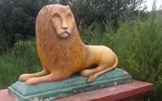 किताबों के साथ-साथ जौहर यूनिवर्सिटी से ये चीज भी मिली, सब हो गए हैरान