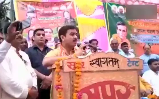 VIDEO: कुलदीप सिंह सेंगर बीजेपी से सस्पेंड, लेकिन पार्टी के कार्यक्रमों में लिया जा रहा नाम, पोस्टरों पर दिख रहा फोटो