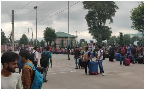 जम्मू-कश्मीर में दहशत के माहौल के बीच आवश्यक वस्तुओं की कमी