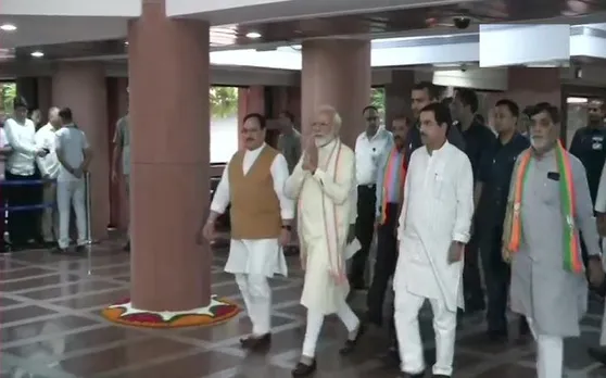 पीएम मोदी ने सांसदों को संबोधित करते हुए कहा- परिवार की जिम्मेदारी को निभाएं, परिवारवाद में न उलझें