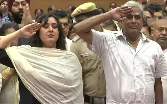 सुषमा स्वराज का पार्थिव शरीर देख पति और बेटी ने किया सैल्यूट, जानिए क्या थी वजह
