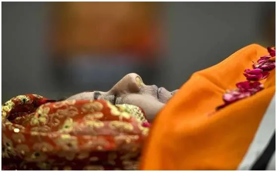 राजनीति की माहिर खिलाड़ी सुषमा स्वराज पंचतत्व में विलीन, बेटी बांसुरी ने दी मुखाग्नि