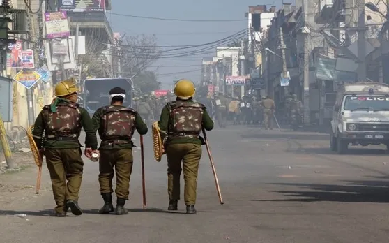 Jammu Kashmir: आज से पटरी पर लौटेगी जिंदगी, खुलेंगे घाटी के सरकारी दफ्तर-स्कूल
