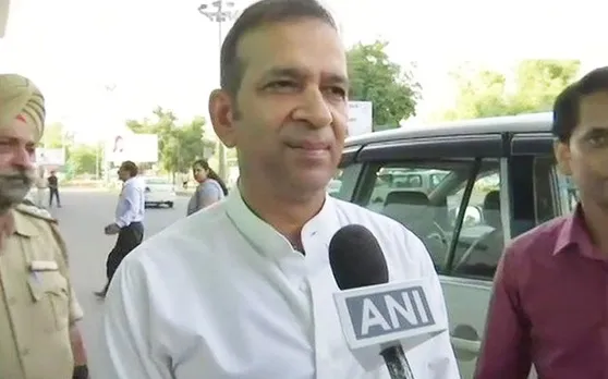 भारतीय उच्चायुक्त अजय बिसारिया पाकिस्तान से वापस दिल्‍ली के लिए हुए रवाना