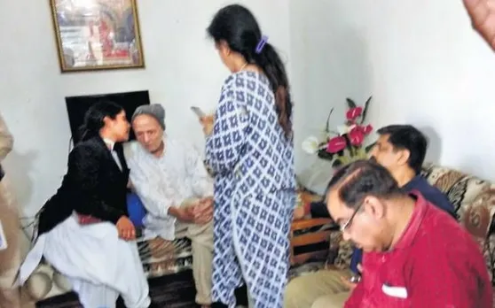 रिटायर्ड डिप्टी डायरेक्टर को बेटी ने सिर्फ इसलिए बना लिया घर में बंधक, बेटे की शिकायत पर मिली मुक्ति