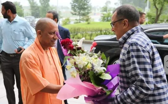 पांच मुख्यमंत्रियों के साथ रूस पहुंचे सीएम योगी, Photo's में देखें उनकी यात्रा