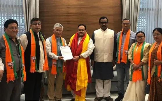 सिक्किम डेमोक्रेटिक फ्रंट को बड़ा झटका, 15 में से 10 विधायक बीजेपी में शामिल