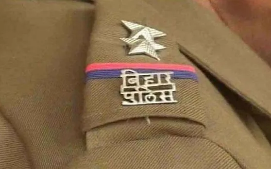 OMG बिहार में आयी सुनहरे बालों वाली हसीना, दुकानदारों को लगा रही चूना