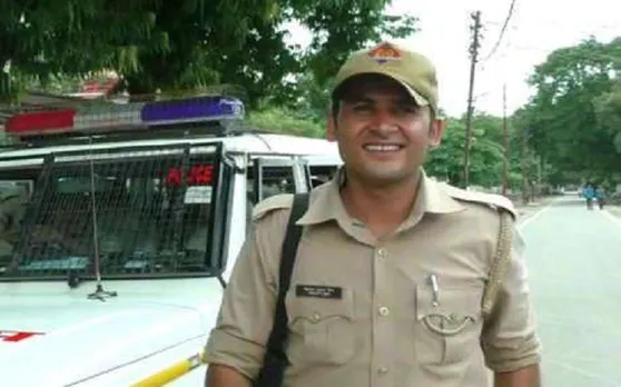 बिना छुट्टी लिए यूपी पुलिस के सिपाही ने किया ये काम, हर कोई हुआ उसका मुरीद