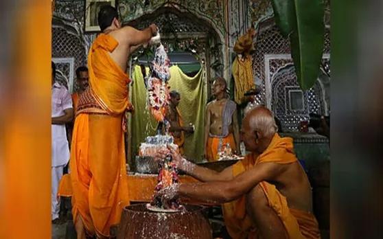 जयपुर: इस मंदिर में रात को नहीं दिन में 12 बजे मनाया गया कृष्ण जन्म, जानें क्यों