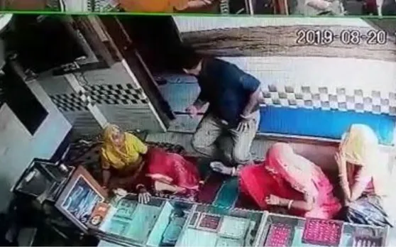 CCTV कैमरे में कैद हुई महिला चोरों की मंडली, 10 तोला सोना लेकर हुई फरार