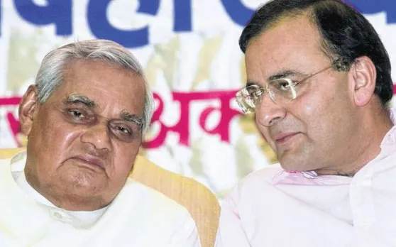 अटल सरकार में ही अपना डंका बजा चुके थे अरुण जेटली, एक साथ संभाले थे 4 बड़े मंत्रालय